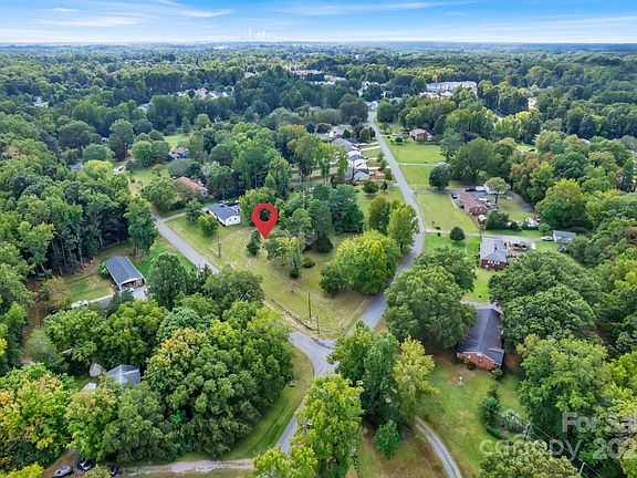 5th image of 6919 Brushwood Dr