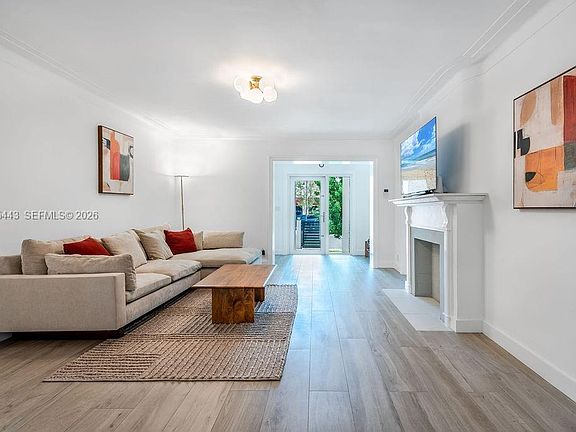 3rd image of 719 W 51st St