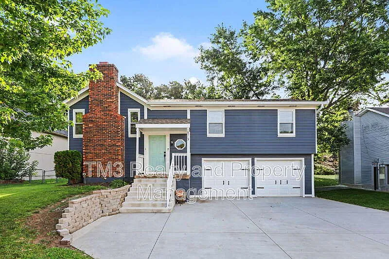 3 bed, 3.0 bath, 1454 sqft, $2,400 — Photo 2
