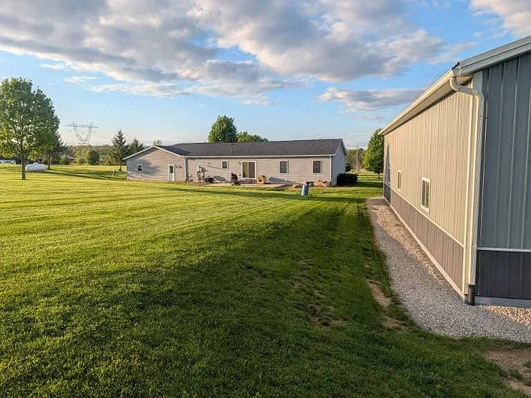 23233 Hoover Bault Rd — Photo 2