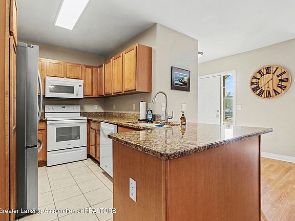 5th image of 5662 Hampshire Ln