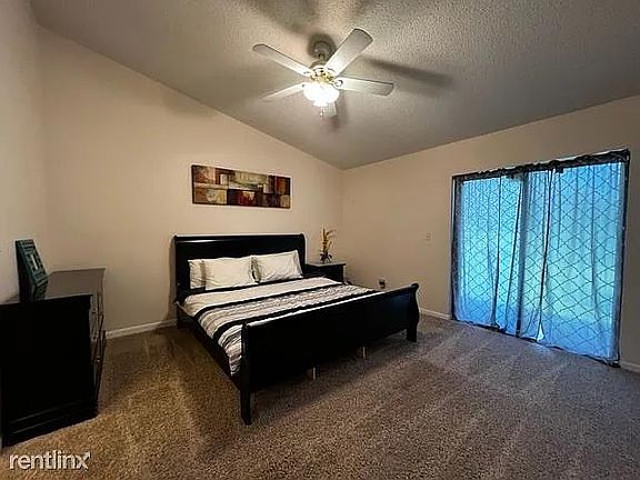 4th image of 925 Fenton Ln APT 3