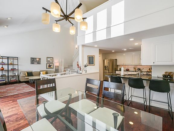 4th image of 557 Biscayne Drive