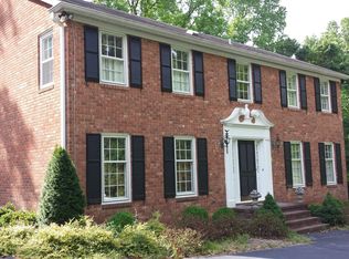 1664 Pleasant Ridge Rd, Greensboro, NC 27409