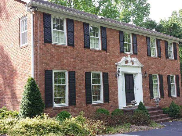 1664 Pleasant Ridge Rd, Greensboro, NC 27409