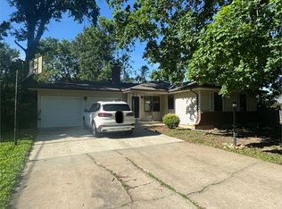 9908 W 89th St, Overland Park, KS 66212