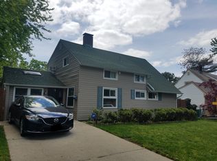 12 Eve Ln, Levittown, NY 11756