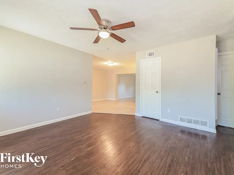 1600 Judy Dr — Photo 4