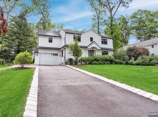 811 Stratford Rd, Ridgewood, NJ 07450