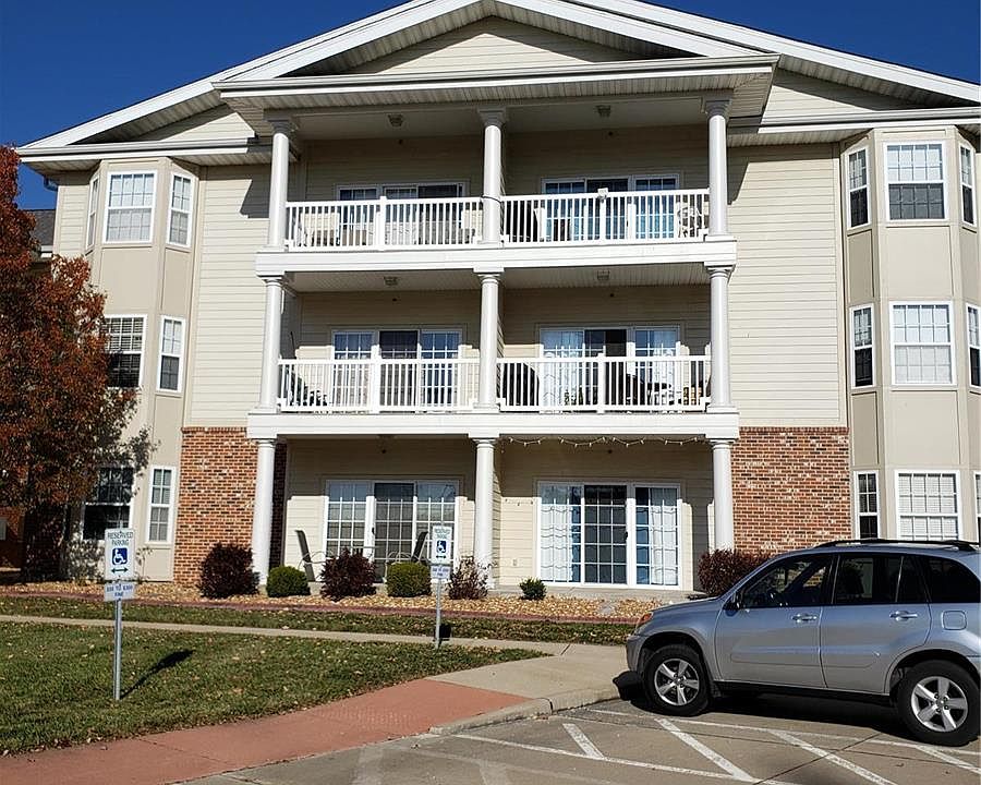 1st image of 112 Saint James Ct