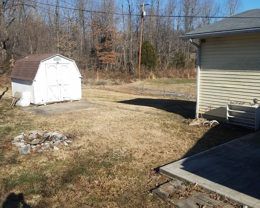2nd image of 300 Fowler Rd