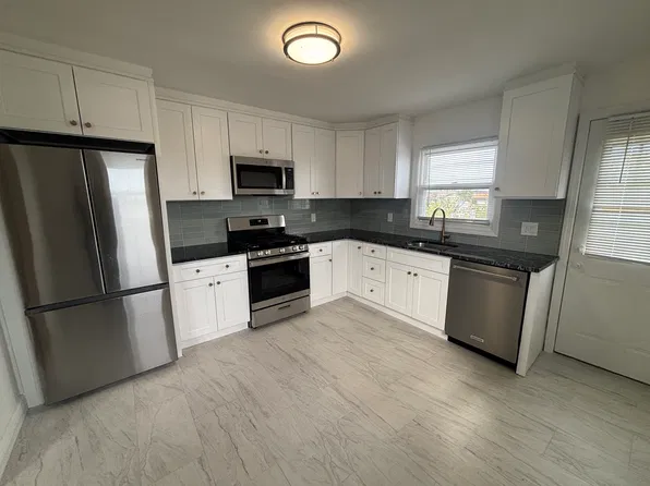 102 Staunton St #2, Yonkers, NY 10704