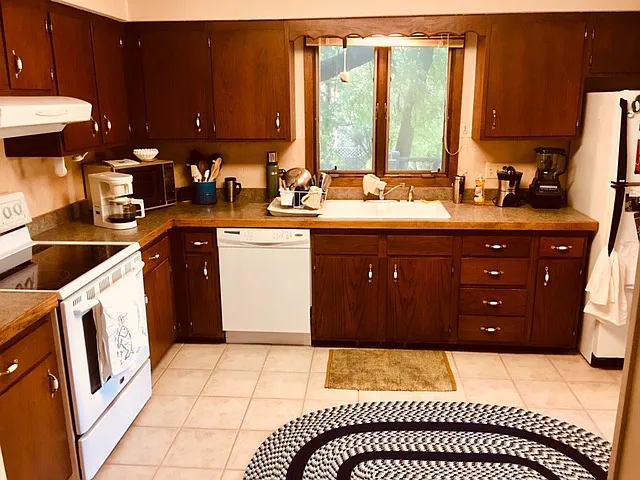 9300 Edgebrook Dr — Photo 7