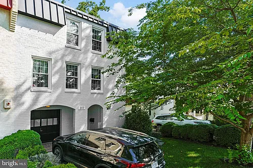 317 N Maple Ave Photo 1