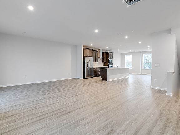 5th image of 803 Haversack Hunt Way
