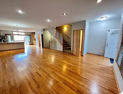 2nd image of 2600 W Warren Blvd