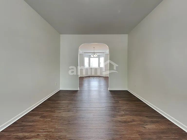 121 Hampton Lake Dr — Photo 8
