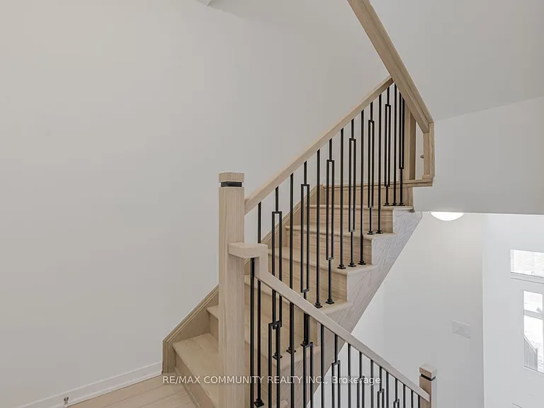 799 Heathrow Path — Photo 26