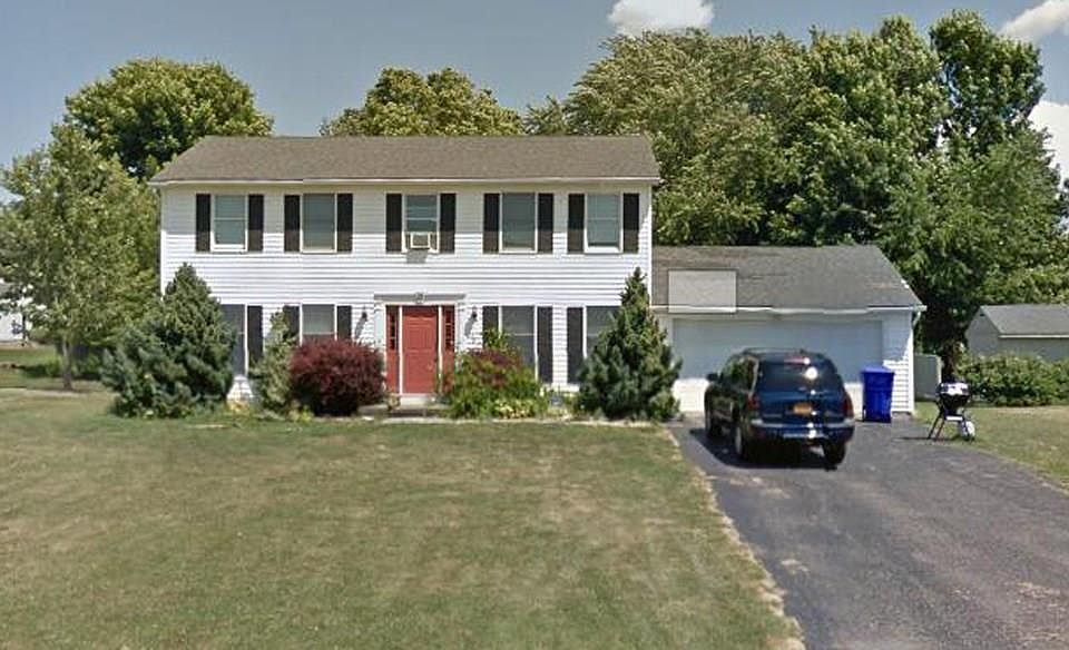 2nd image of 10 Maida Dr
