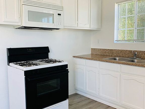 2nd image of 1016 W 103rd St Unit 1