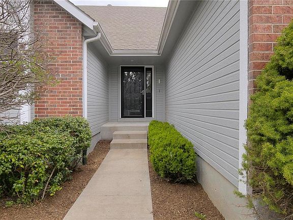 4th image of 7008 W 156th St