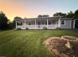 126 Cedardale Ln, King, NC 27021