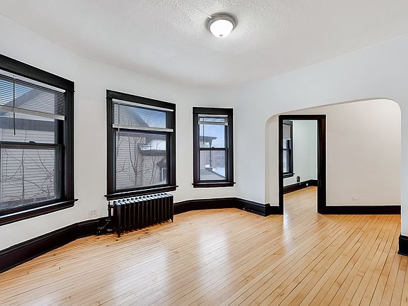 4th image of 2723 Pillsbury Ave Floor 2