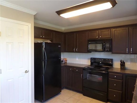 2nd image of 708 Honeysuckle Dr