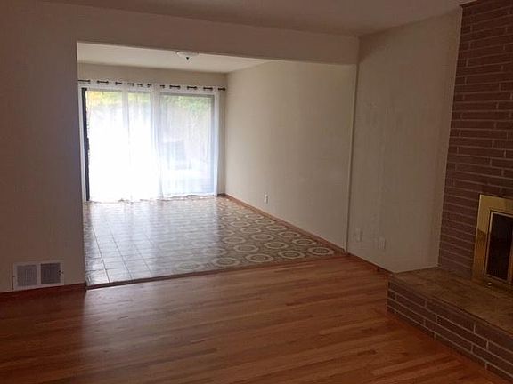 3rd image of 245 Cuesta Dr
