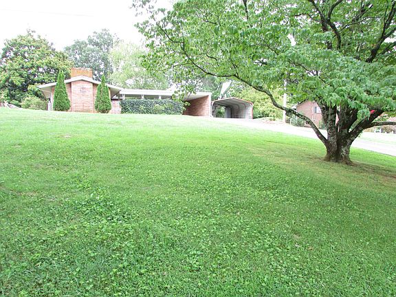 3rd image of 135 Clark Dr