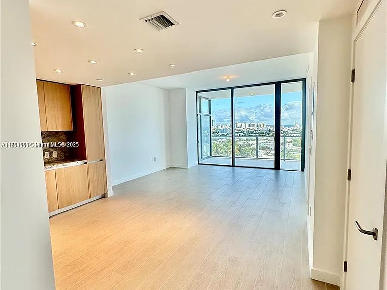 500 Alton Rd #1708 — Photo 9