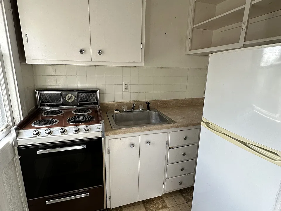 304 W Huron Ave