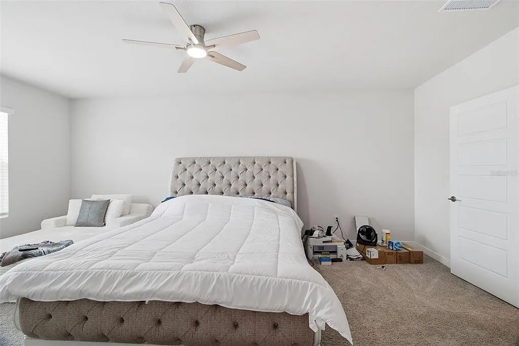 5 bed, 3.0 bath, 2605 sqft, $4,400 — Photo 3