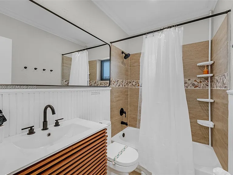 1204 NE 7th St — Photo 19