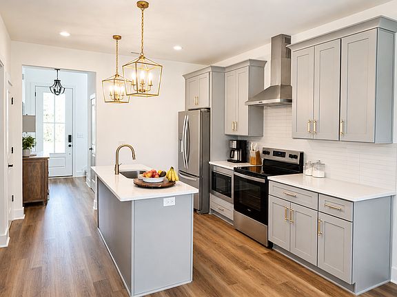 4th image of 216 Panther Dr