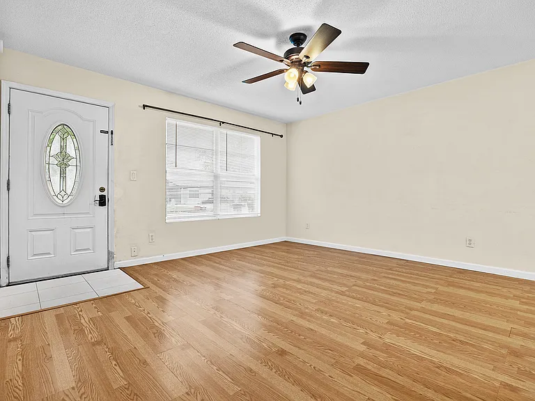 2502 NW 54th Blvd — Photo 21