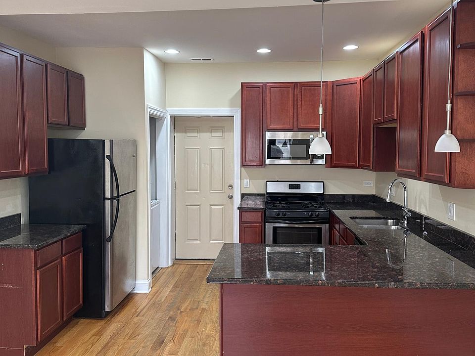 1st image of 3541 W Sunnyside Ave APT 2