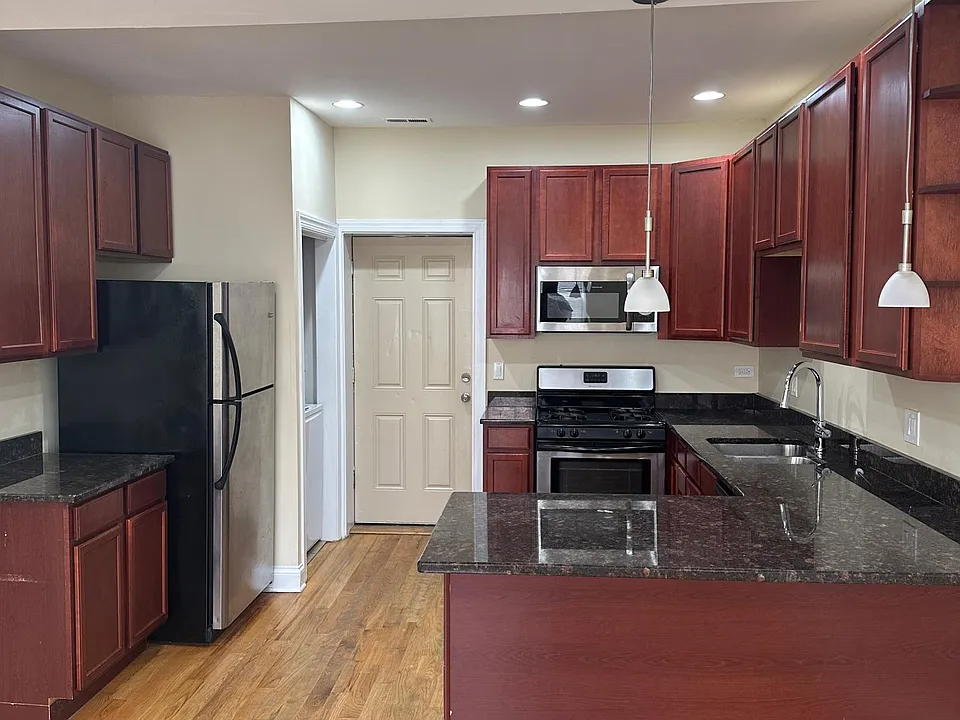3541 W Sunnyside Ave #2