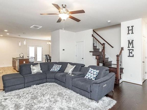 3rd image of 7354 Pebble Lake Dr