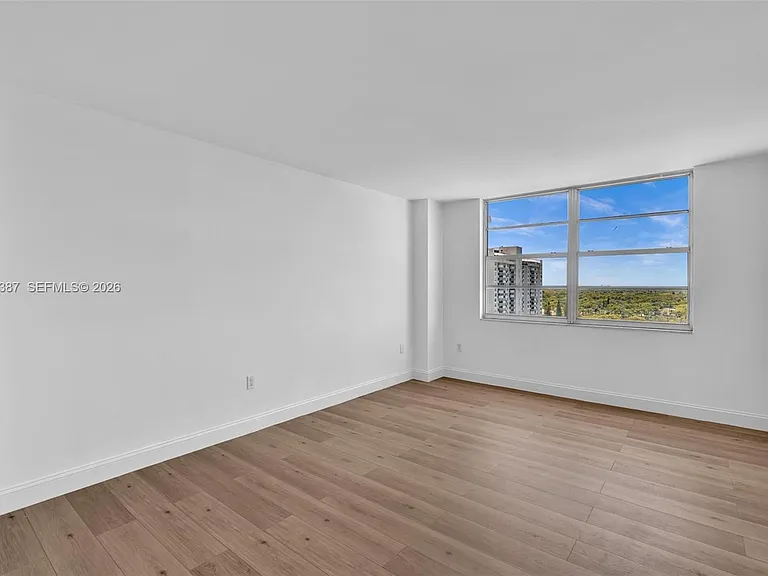2801 NE 183rd St #1703W — Photo 28