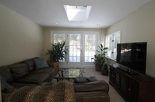 5th image of 23 Gurney Dr