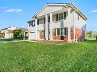 3641 Franklin Park Dr, Sterling Heights, MI 48310