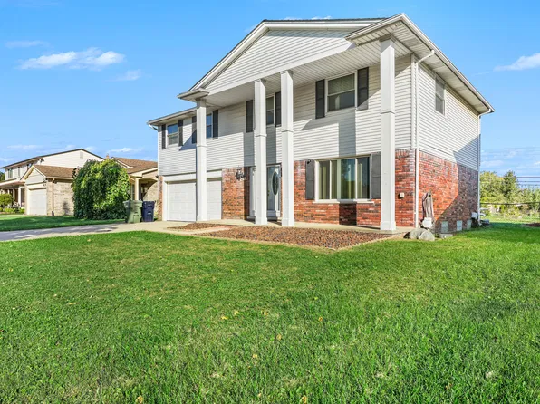 3641 Franklin Park Dr, Sterling Heights, MI 48310
