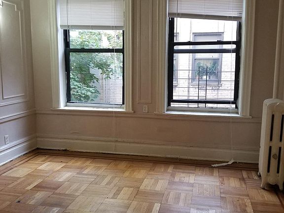 2nd image of 354 E 21st St