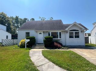 168 Walker St, West Babylon, NY 11704