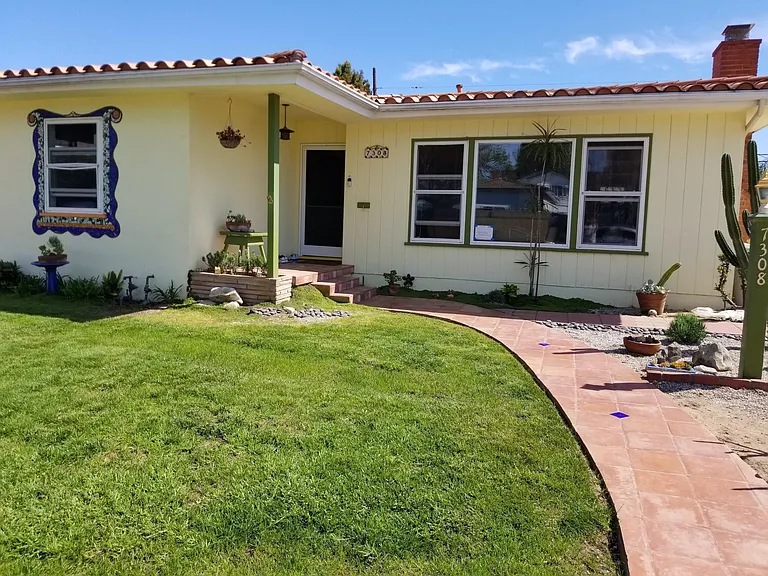 Front view of home curbside