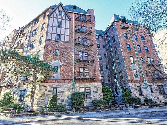 2nd image of 2 Marine Ave APT 1A
