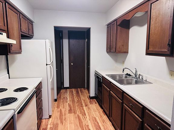 3rd image of 3353 W Laskey Rd #23