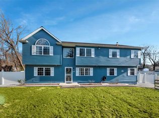 143 Maywood Dr, Mastic Beach, NY 11951