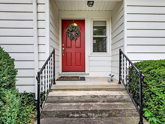 3rd image of 299 Old Eleven Dr